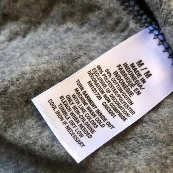 Aeropostale Thermal V-back Grey Geometric Print Tunic Top, size Medium - Picture 9 of 11